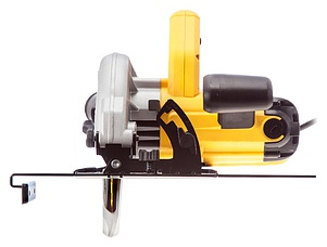 Пила дисковая DeWALT  DWE 550