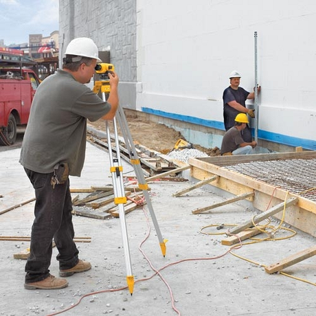 Нивелир DeWALT  DW 096 PK