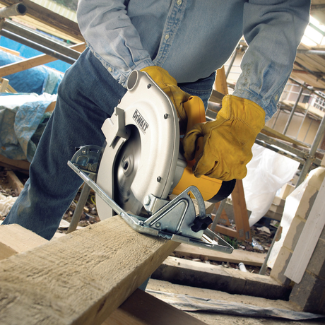 Пила дисковая DeWALT  D 23700