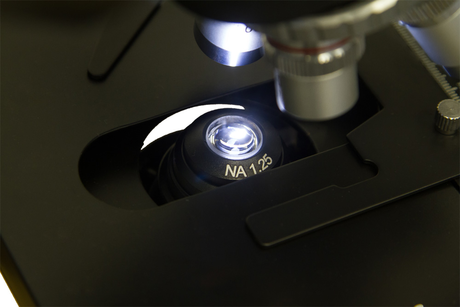 Микроскоп Levenhuk D740T 5,1 Мпикс, тринокулярный