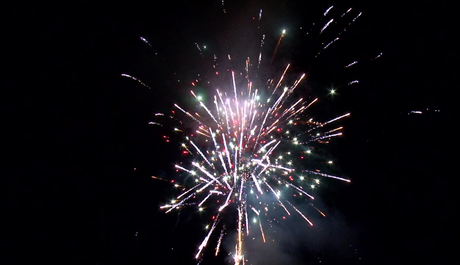 Батарея салютов ФейерЛэнд  СЧАСТЛИВАЯ ПЛАНЕТА ЕС760