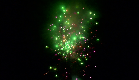 Батарея салютов ФейерЛэнд  СЧАСТЛИВАЯ ПЛАНЕТА ЕС760