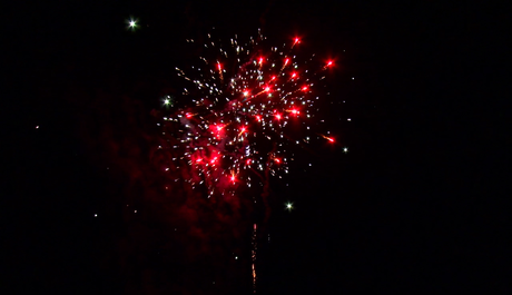 Батарея салютов Русский фейерверк ШУМНЫЙ ПРАЗДНИК Р7526