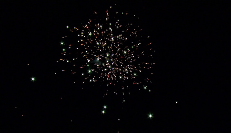 Батарея салютов Русский фейерверк ШУМНЫЙ ПРАЗДНИК Р7526