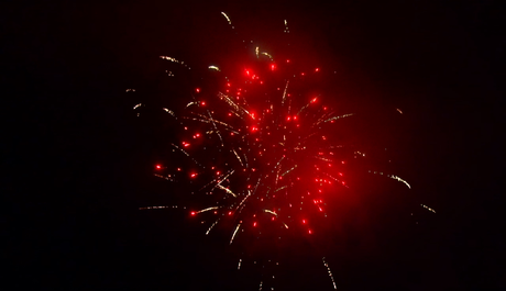 Батарея салютов Русский фейерверк Дари радость P7333